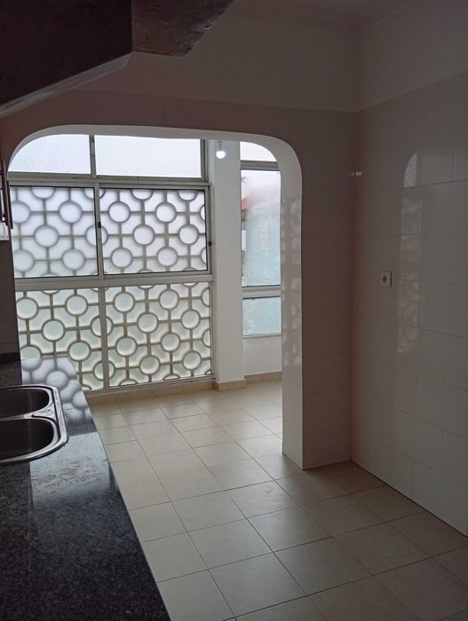 Apartamento T2 em Almada junto ao Hospital Garcia de Horta