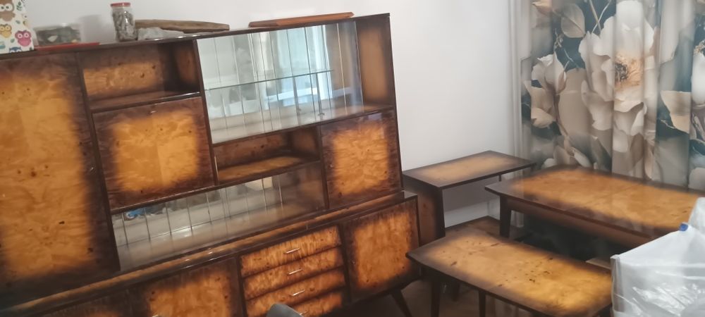 Komplet mebli wysoki połysk, kredens, stół, stolik