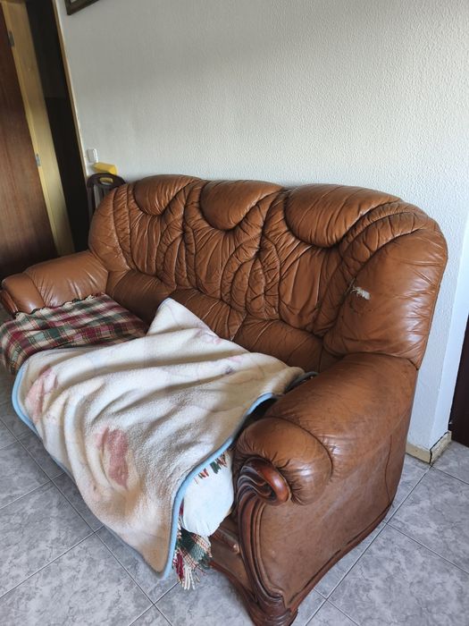 1 sofá e 2 poltronas