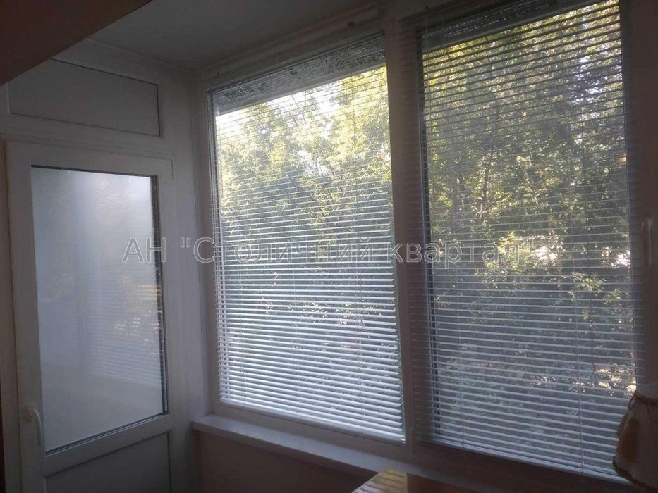 метро Виставковий центр Васильківська Голосіївський 116а