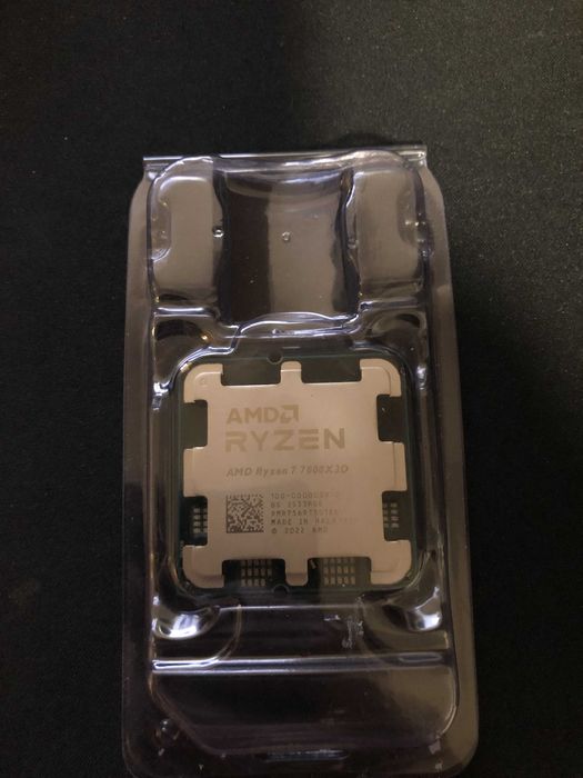 Procesor AMD Ryzen 7 7800X3D nowy