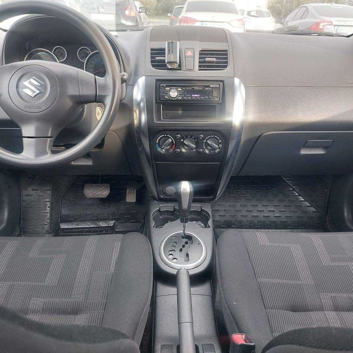 Suzuki SX4 2010 в ідеальному стані - невеликий реальний пробіг