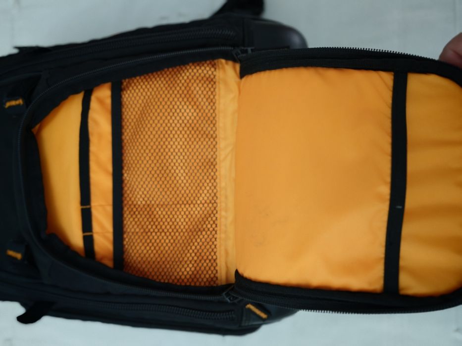 Mochila Fotográfica Case Logic SLRC-206 para Câmara Reflex e Portátil