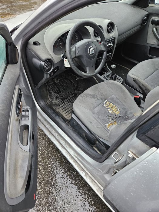 Seat Ibiza 6L 1.2i de 2003 para peças