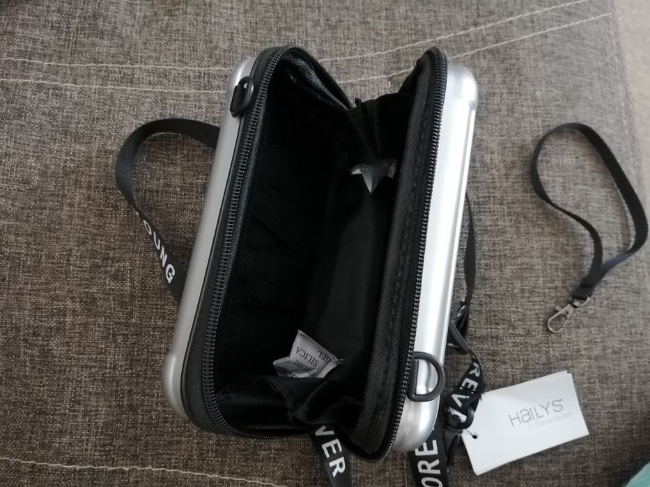 Torebka srebrna nowa