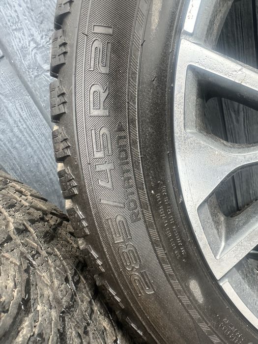 Nokian 285/45/21 от Audi Q8