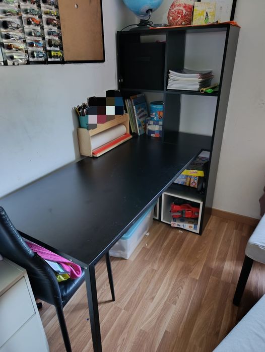 Secretaria com estante