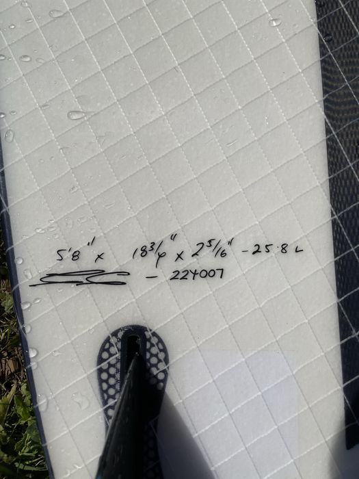 Prancha Surf 5’8 Js Monsta Box hyfi