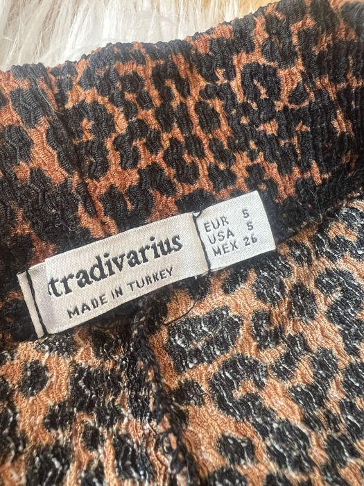 Spodnie z rozszerzona nogawka legginsy dzwony stradivarius panterka