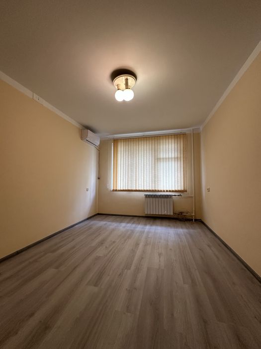 Продаж 2 кімнатної квартири 1 поверх (можливо під офіс), сквер Бабаєва ,центр міста паркова зона