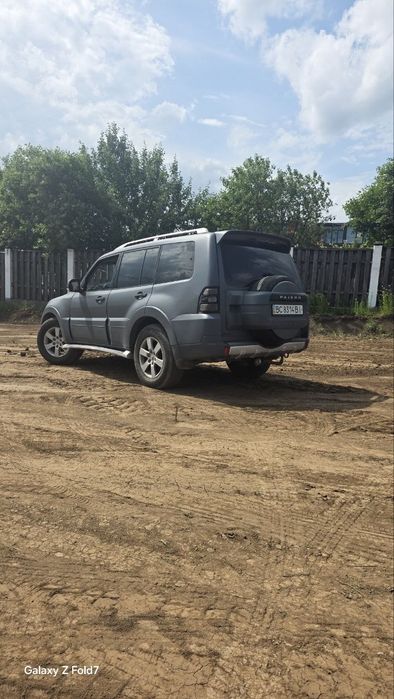 Mitsubishi Pajero Wagon 4