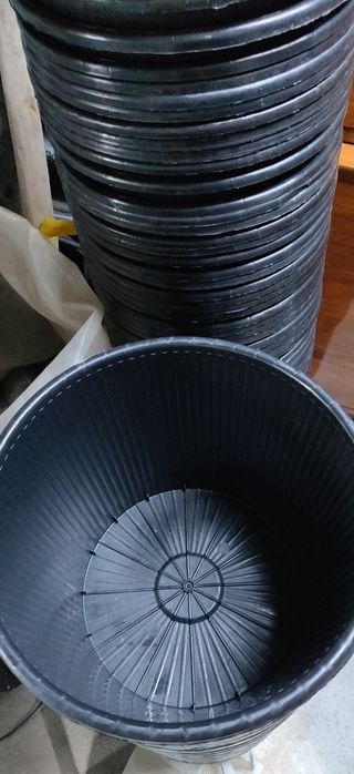doniczki plastikowe nowe bez otworów różne 8, 10, 11 i 13 litrów