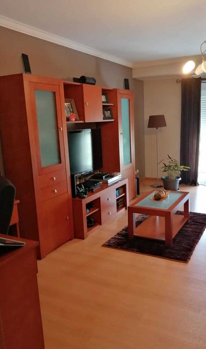 Vendo Conjunto de móveis usados em cor cerejeira