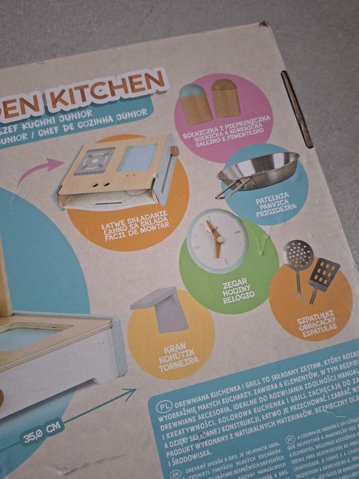 Drewniana kuchnia dla dzieci