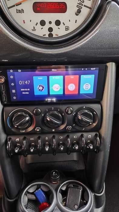 Auto Rádio com CarPlay, Bluetooth e Câmera de Marcha Atrás