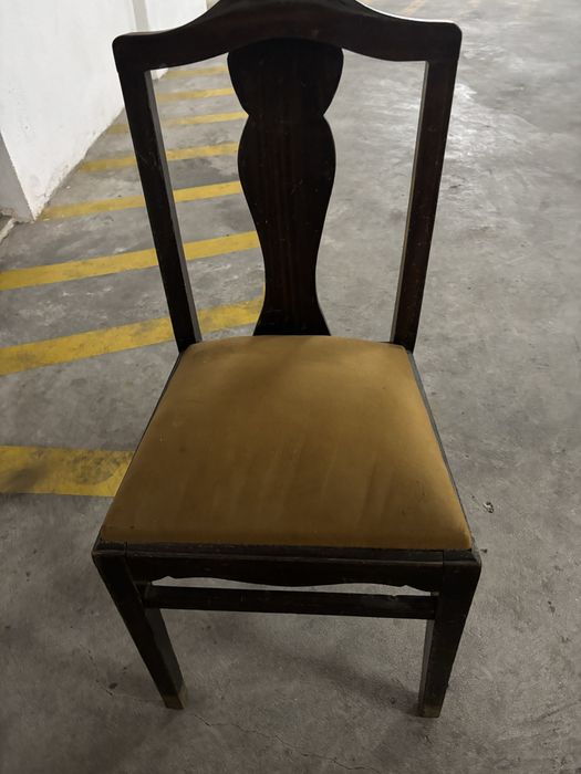 Cadeira vintage em bom estado