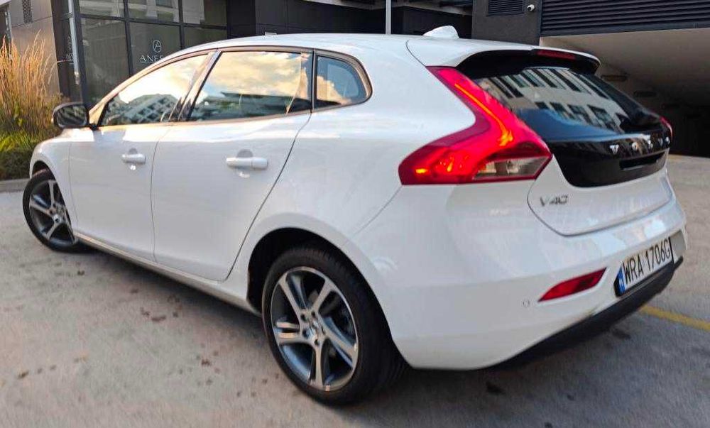 Samochód osobowy volvo v40