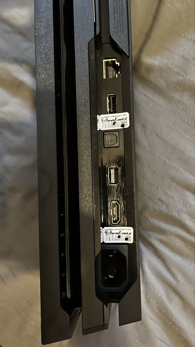 Sony Play Station 4 PRO 1 Tb 2 Pady po serwisie Cicha z Grami x2
