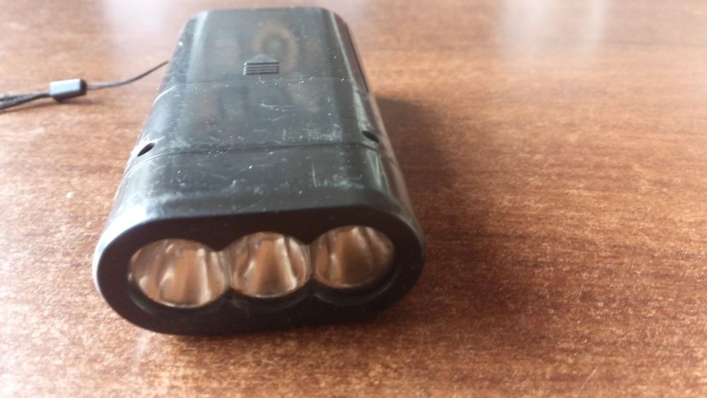 Stara latarka z PRLu