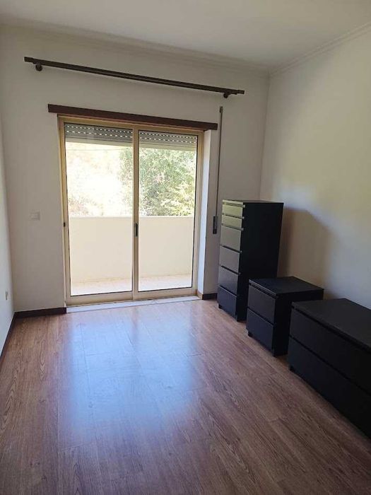 Alugo Apartamento T2 com garagem