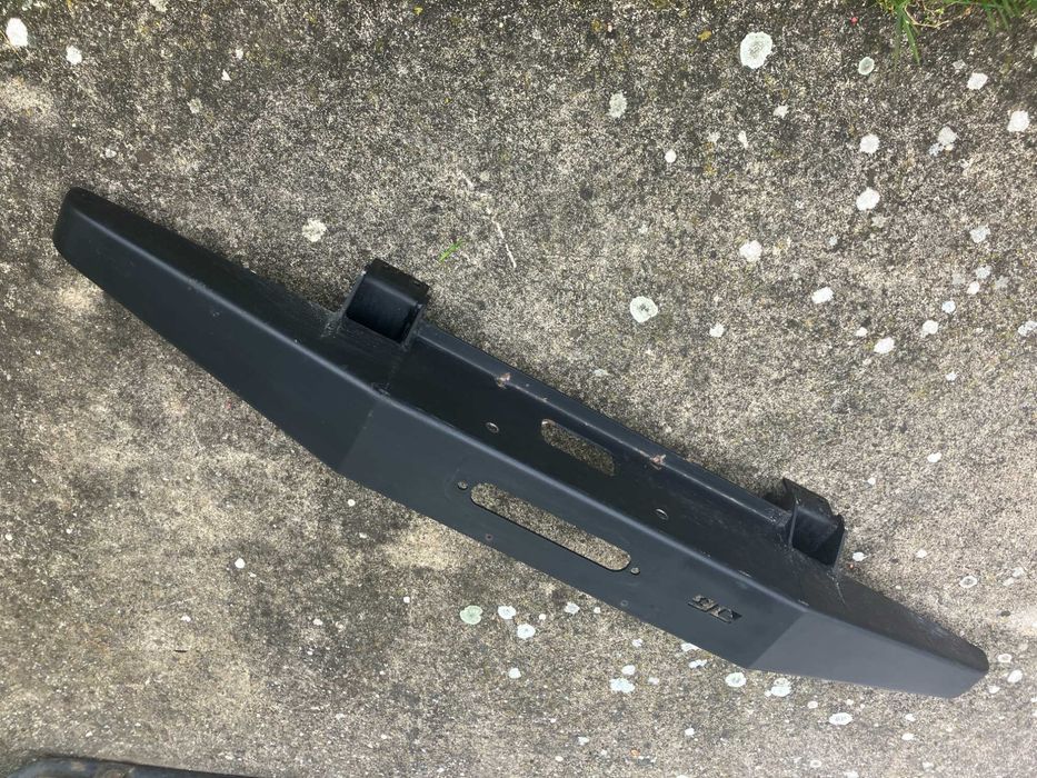 Pára-choques com berço de guincho para Land Rover Defender