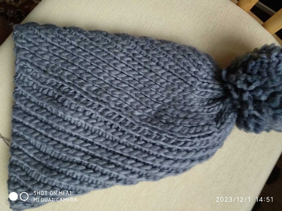 Czapka Cubus obwód-50 cm- gruby splot 70% akryl30%ULL/Woll