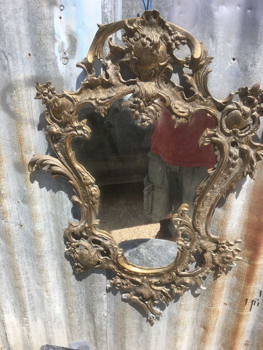 Espelho e mesa em latão