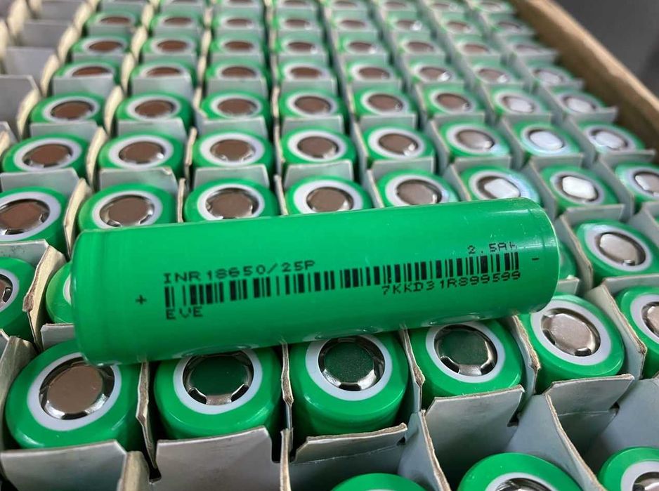 Високострумовий акумулятор EVE INR18650-25P: 2500 mAh, 30А, 3.6V