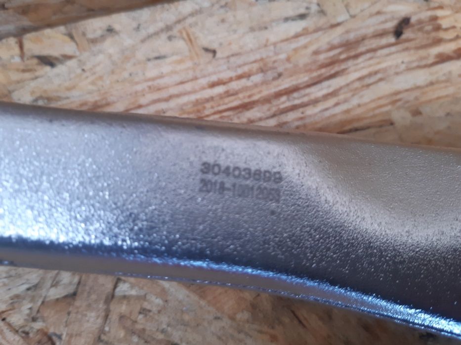 Wahacz przedni lewy (tylny) BMW E90