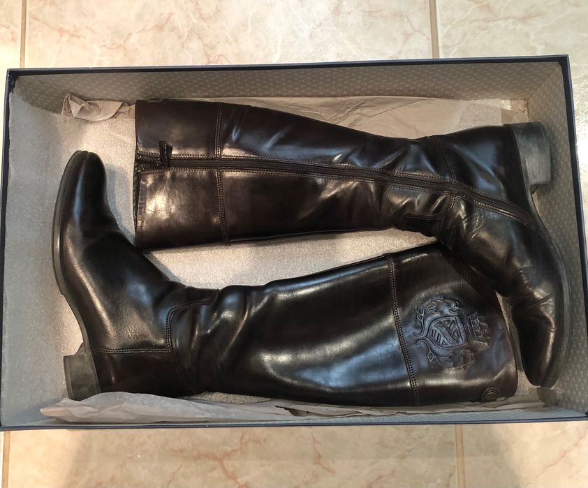 Botas em pele de cano alto (Pretas, castanhas e camel N.37)