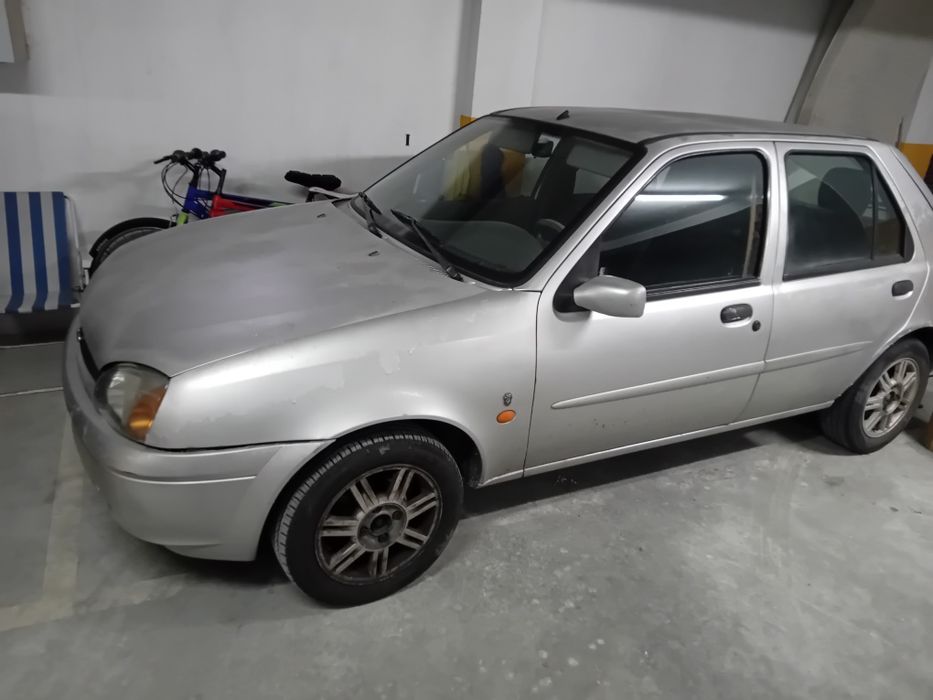 FORD FIESTA 2000