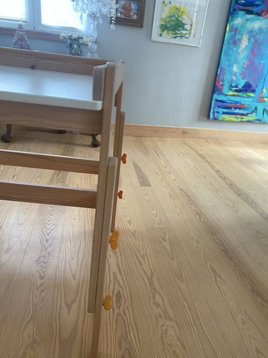 secretaria de madeira