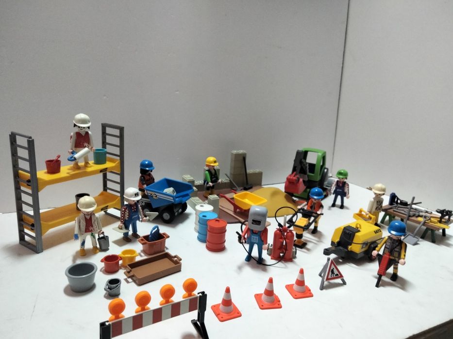 Playmobil ekipy budowlane w akcji