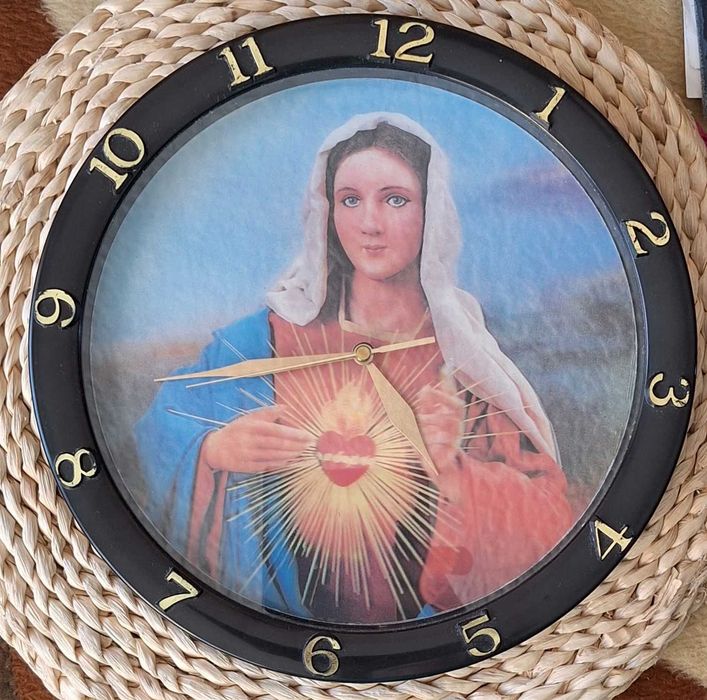 Okrągły Vintage zegar ścienny Matka Boska Maria trójwymiarowy 3D