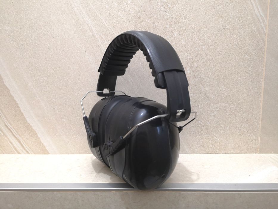 Headphones / Ear Protection / Noise Isolation64563931130498121
