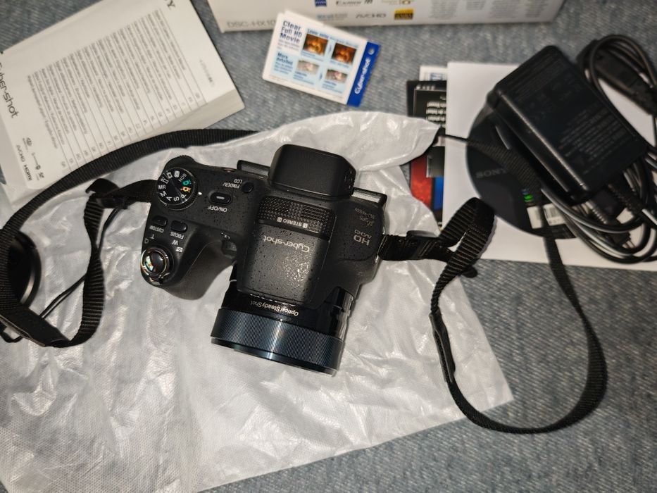 Câmera digital Sony Cyber-shot DSC-HX100V Bridge