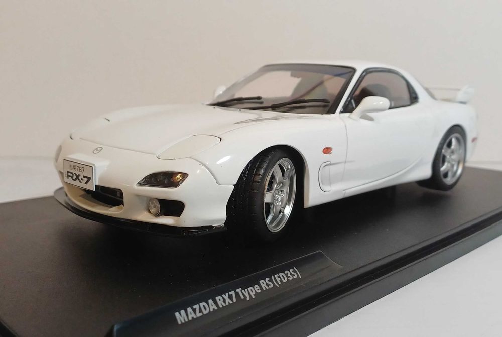 1/18 Mazda RX7 br - Solido