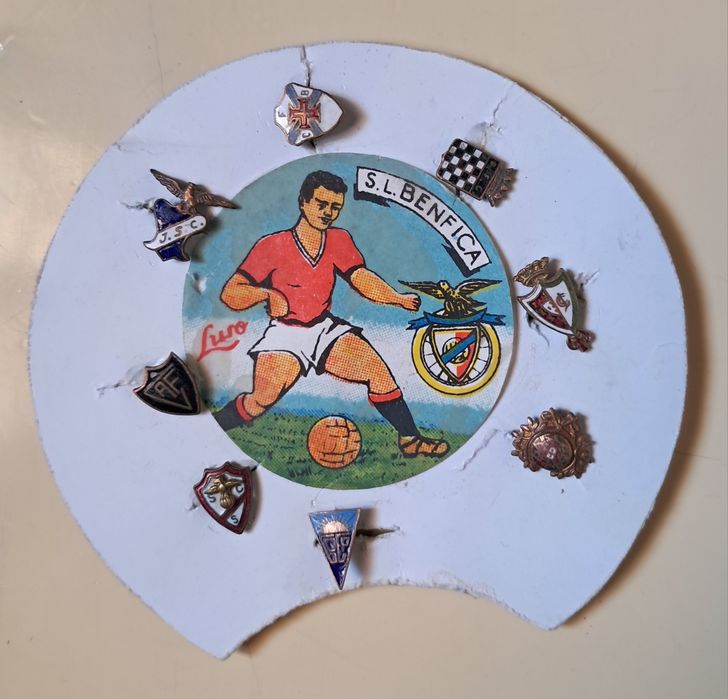 Osul, Lote de 8 emblemas de clubes de lapela, e espelho do Benfica.
