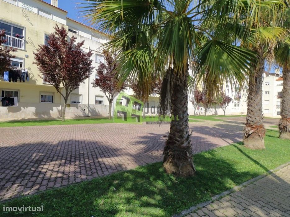 Apartamento T3 com Arrecadação - Quinta do Conde