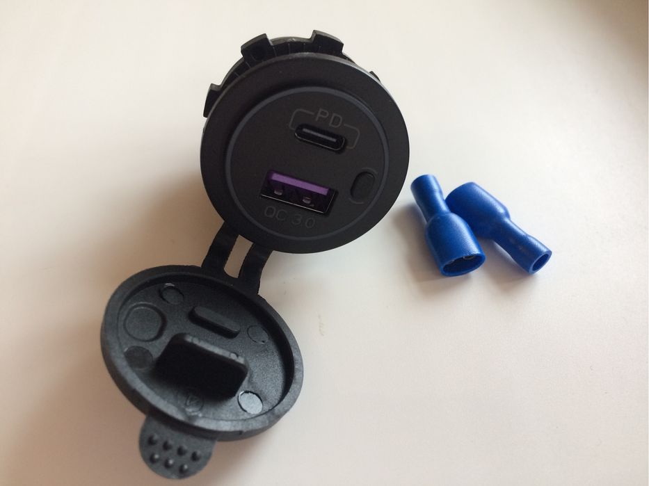 Автомобильная Usb зарядка QC 3.0 , Type-C , розетка в авто 12 - 24 V