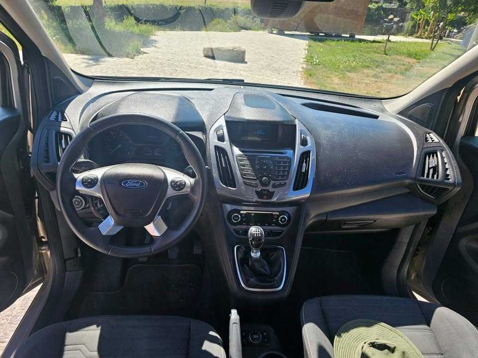 Ford Tourneo Serie Especial foto 5