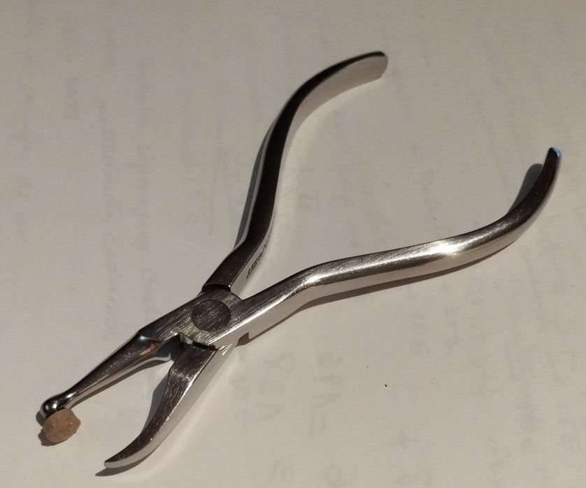 Contra ângulo de Ortodontia Synea e alicates de Ortodontia