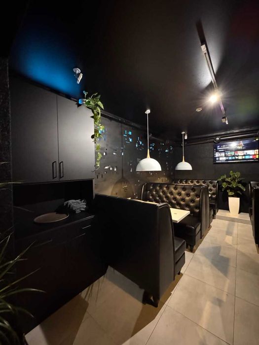 Продається кафе-бар Black White на вулиці Небесної Сотні та Політаєва