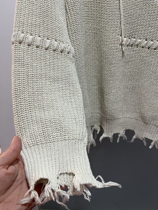 Вʼязані кофти молочного кольору