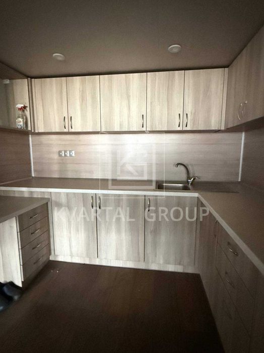 В продажу ВЕЛИКЕ комерційне приміщення