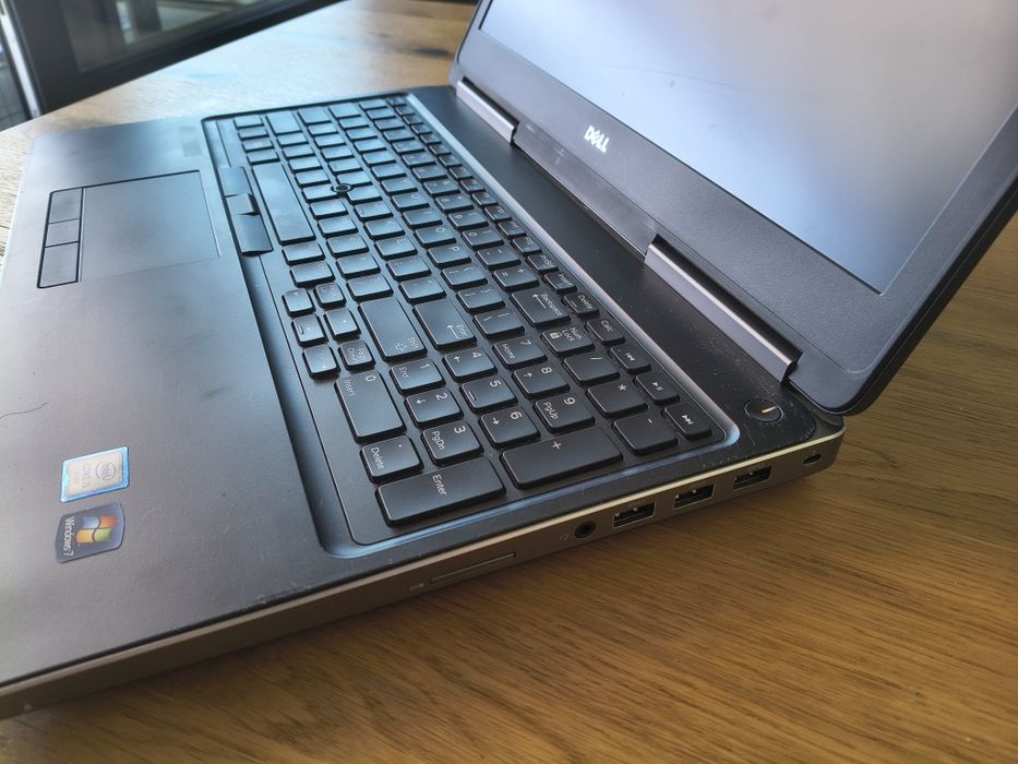 Stacja robocza DELL Precision 7510 i5/32RAM/500GB SSD/ NVIDIA