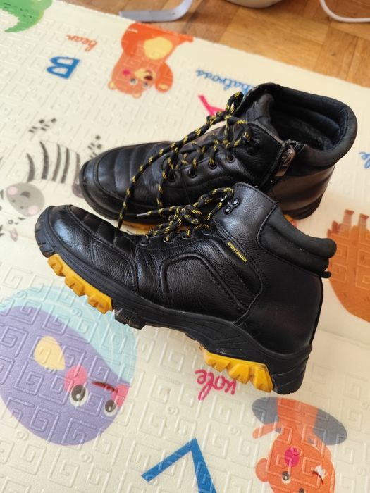 Зимові чоботи ботинки на підлітка 39 рр