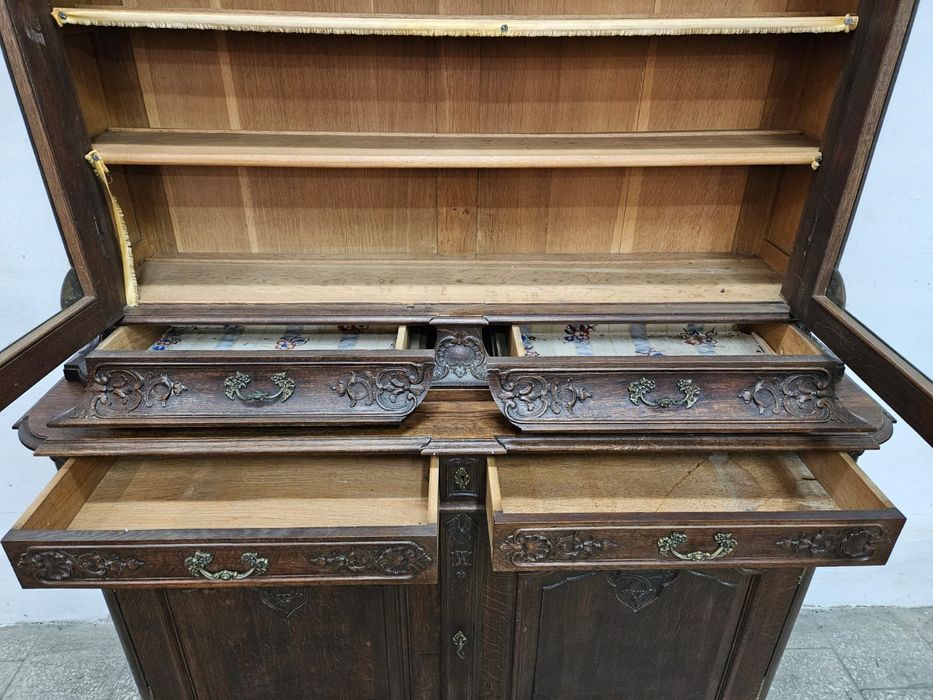 Wysoki rzeźbiony francuski kredens ludwikowski rocaille witryna 272cm/