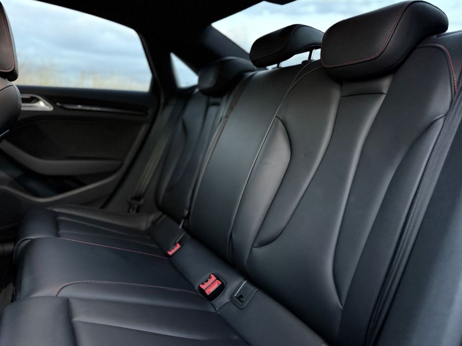 Audi RS3 Limousine 2.5 TFSI quattro S tronic