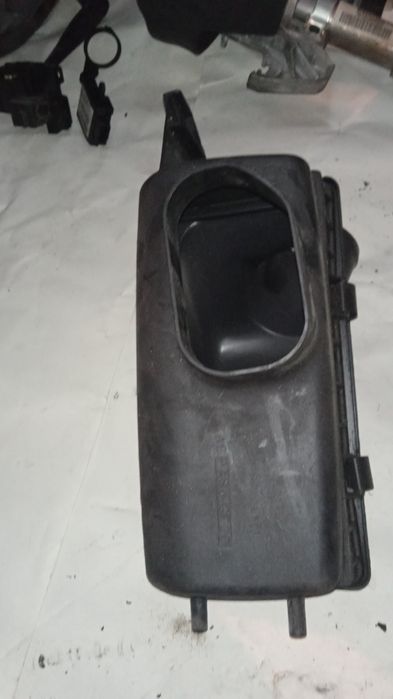 Корпус воздушного фільтра Craissler Voyager 2.5 TDI